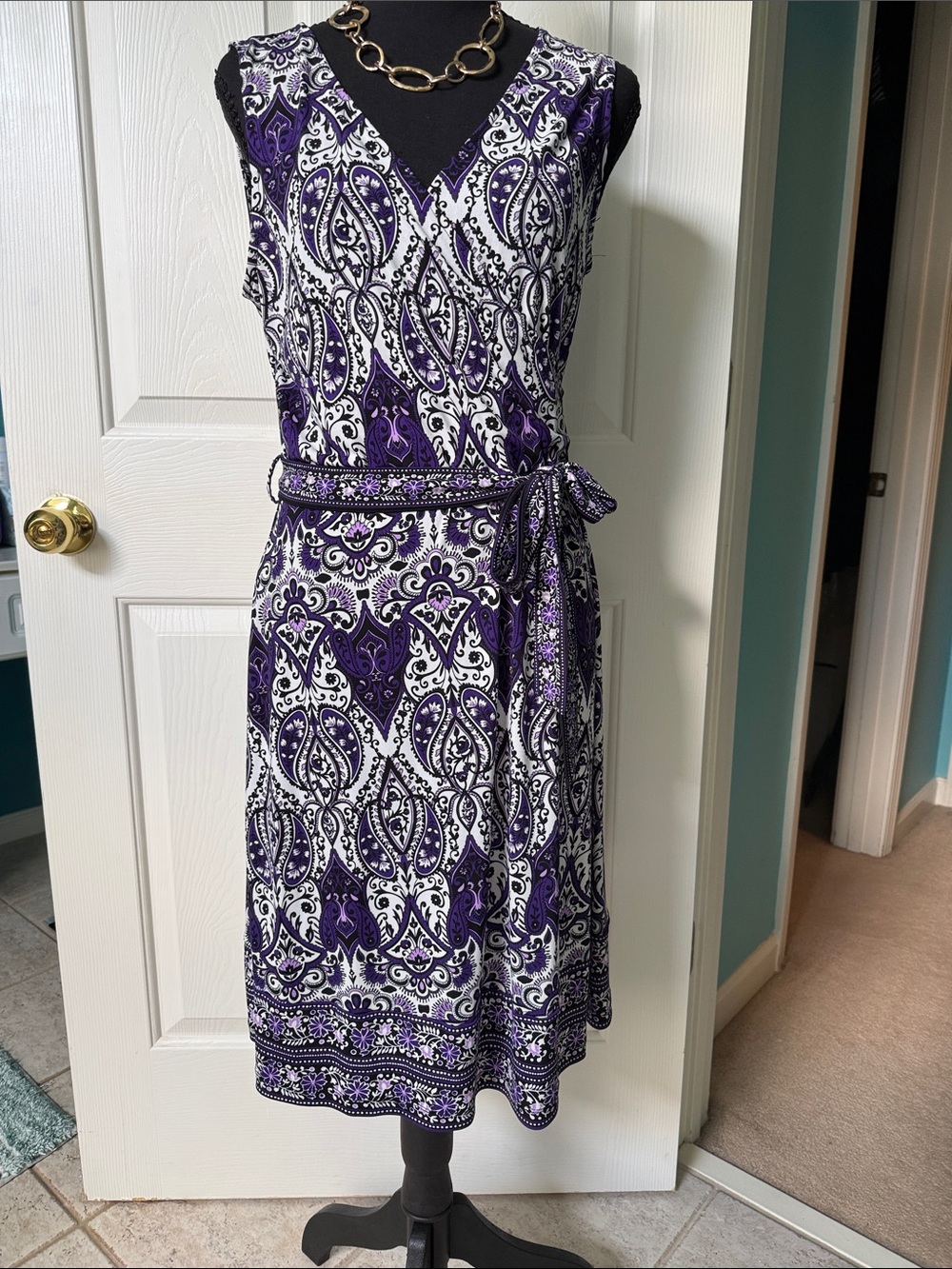🌟Apt. 9 Purple and White Paisley V-Neck Tie-Waist Faux-Wrap Dress